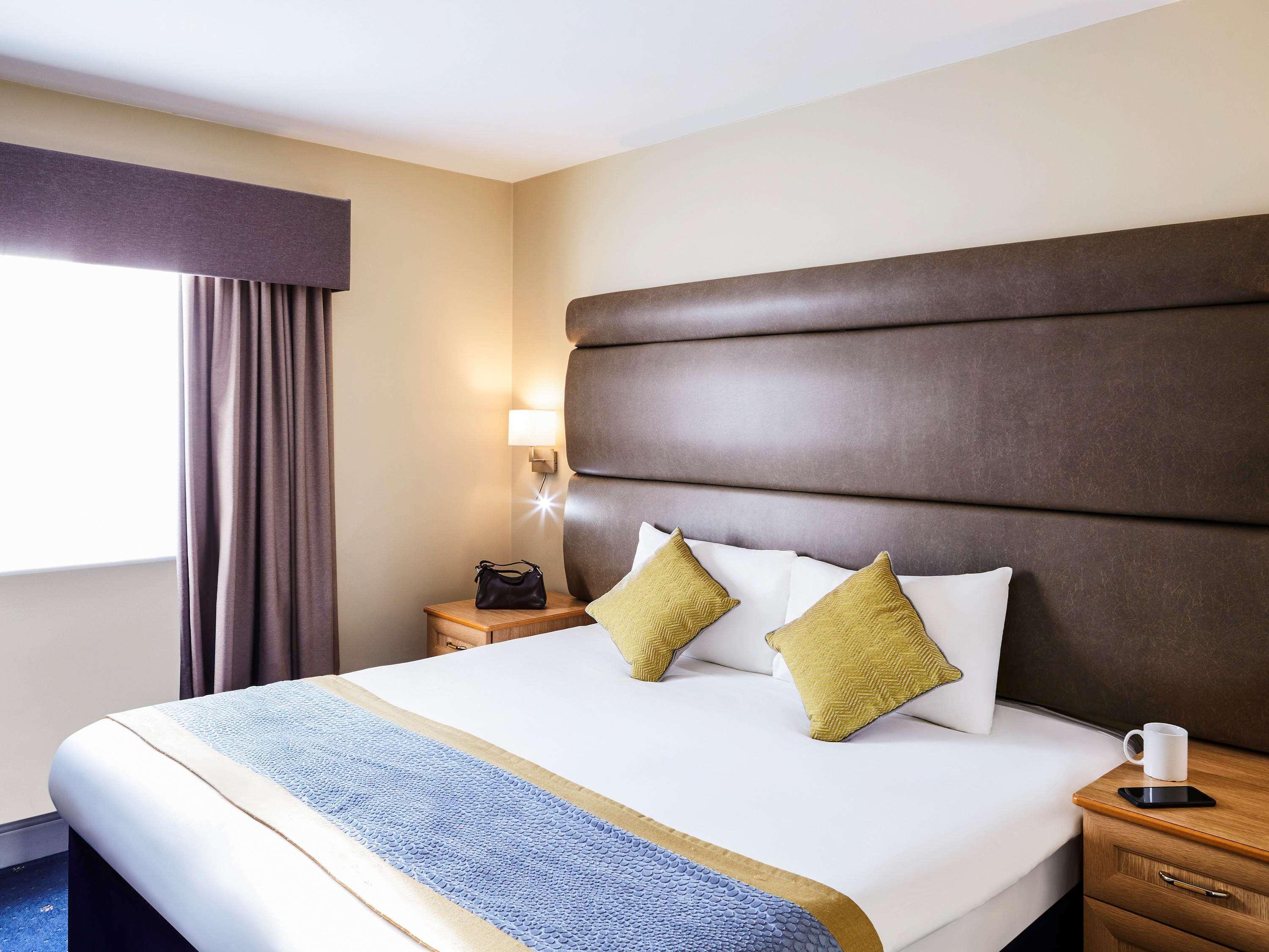 Mercure Newbury West Grange Hotel Татчъм Екстериор снимка