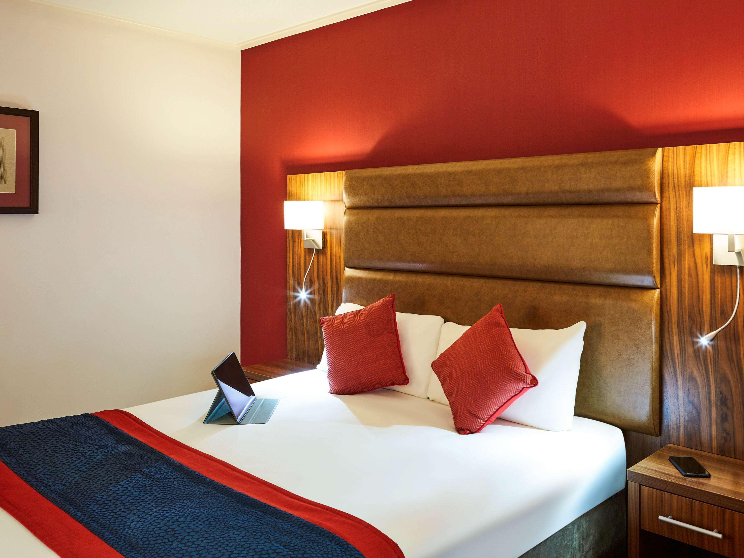 Mercure Newbury West Grange Hotel Татчъм Екстериор снимка