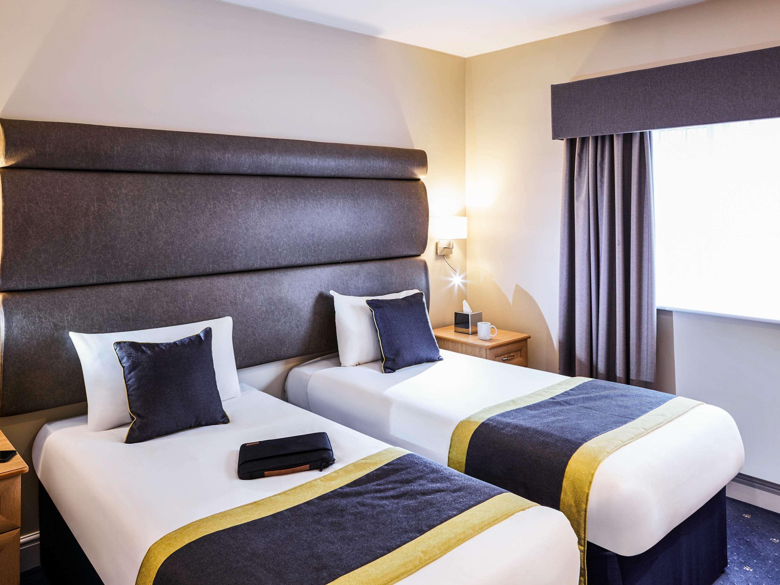 Mercure Newbury West Grange Hotel Татчъм Екстериор снимка