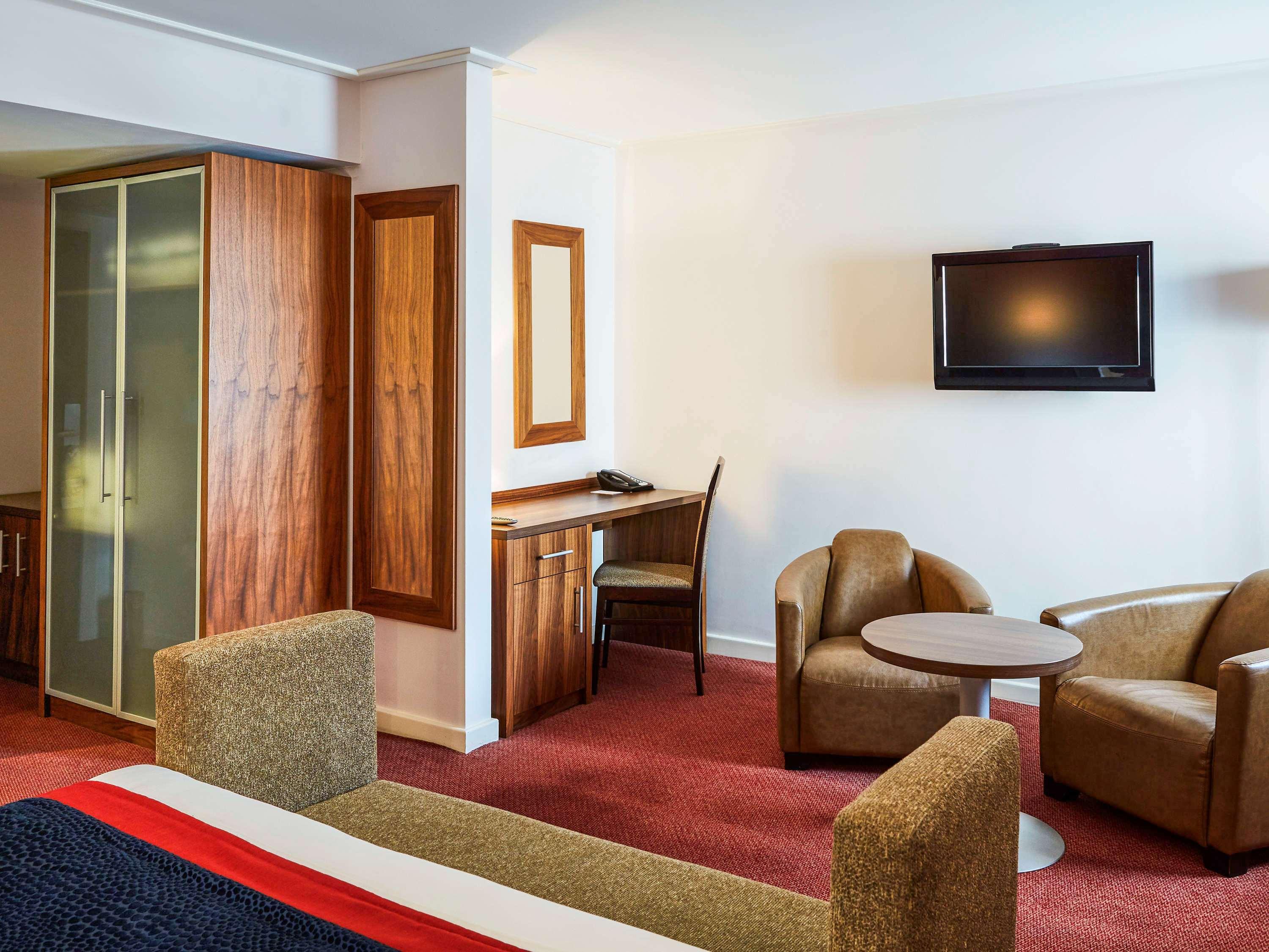 Mercure Newbury West Grange Hotel Татчъм Екстериор снимка