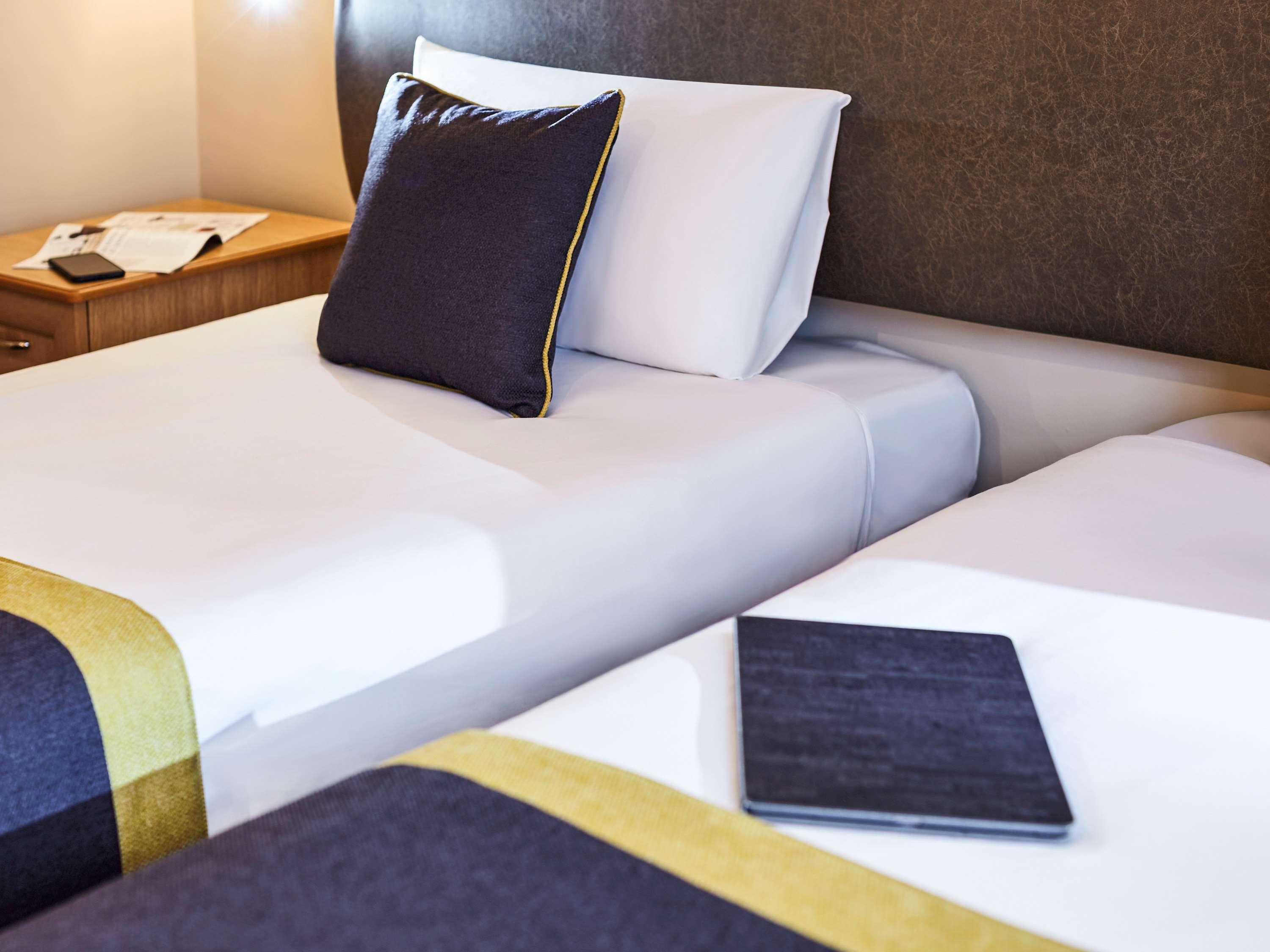 Mercure Newbury West Grange Hotel Татчъм Екстериор снимка