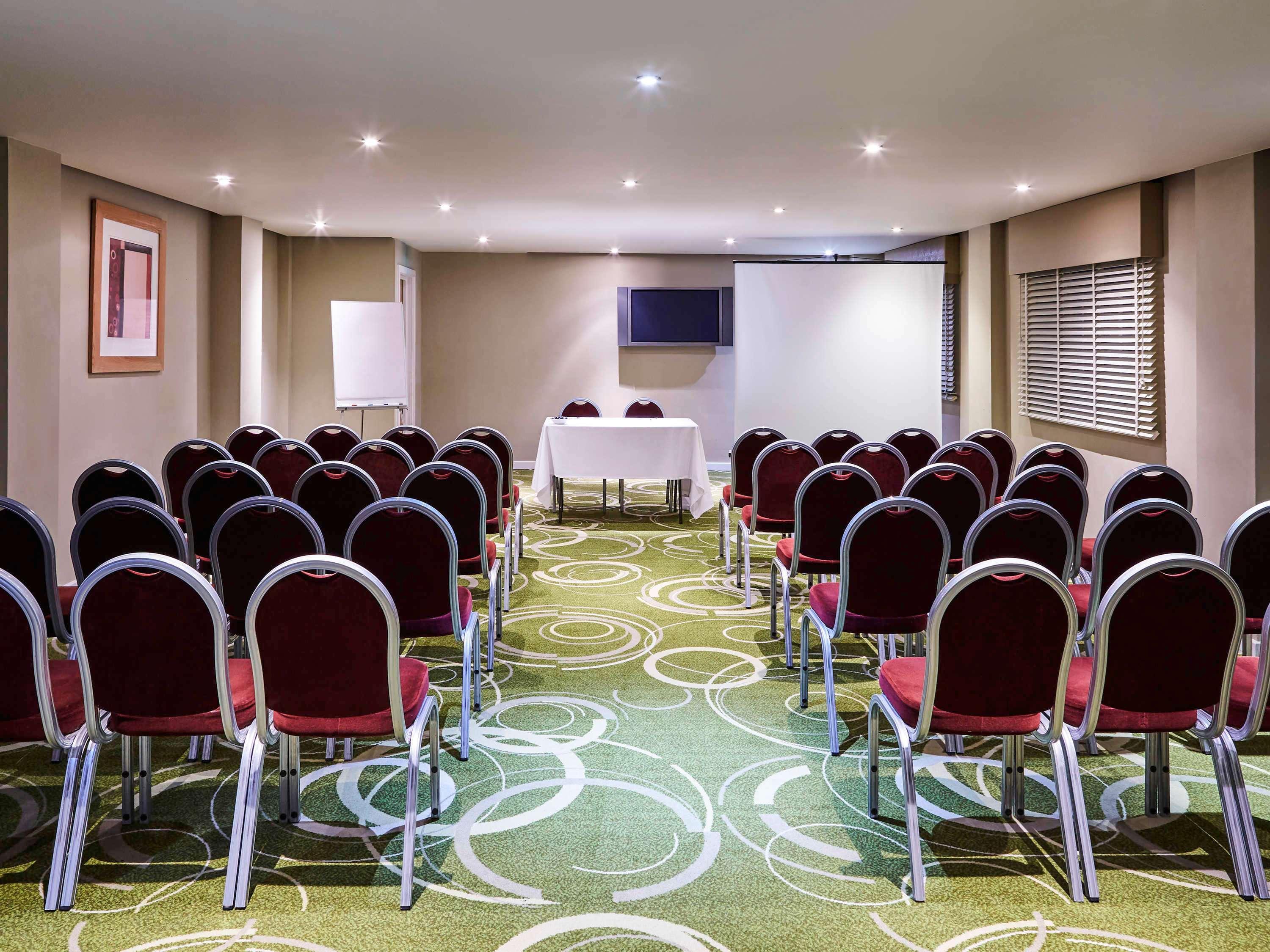 Mercure Newbury West Grange Hotel Татчъм Екстериор снимка