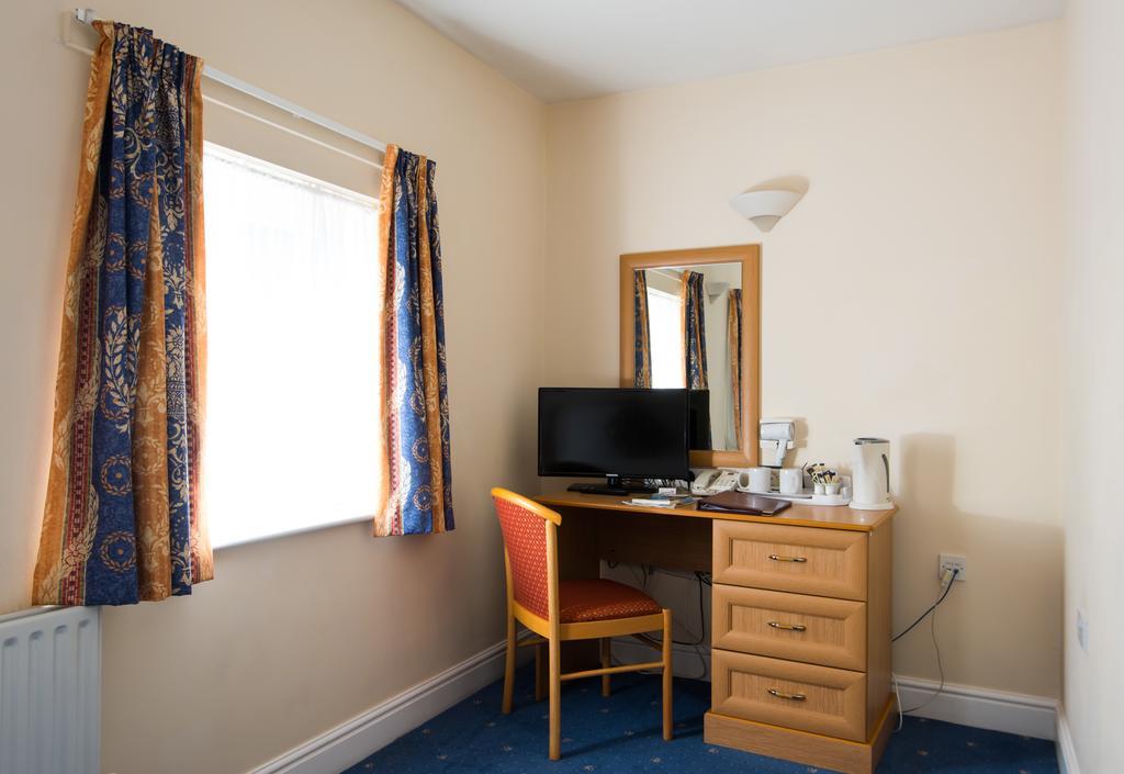 Mercure Newbury West Grange Hotel Татчъм Екстериор снимка