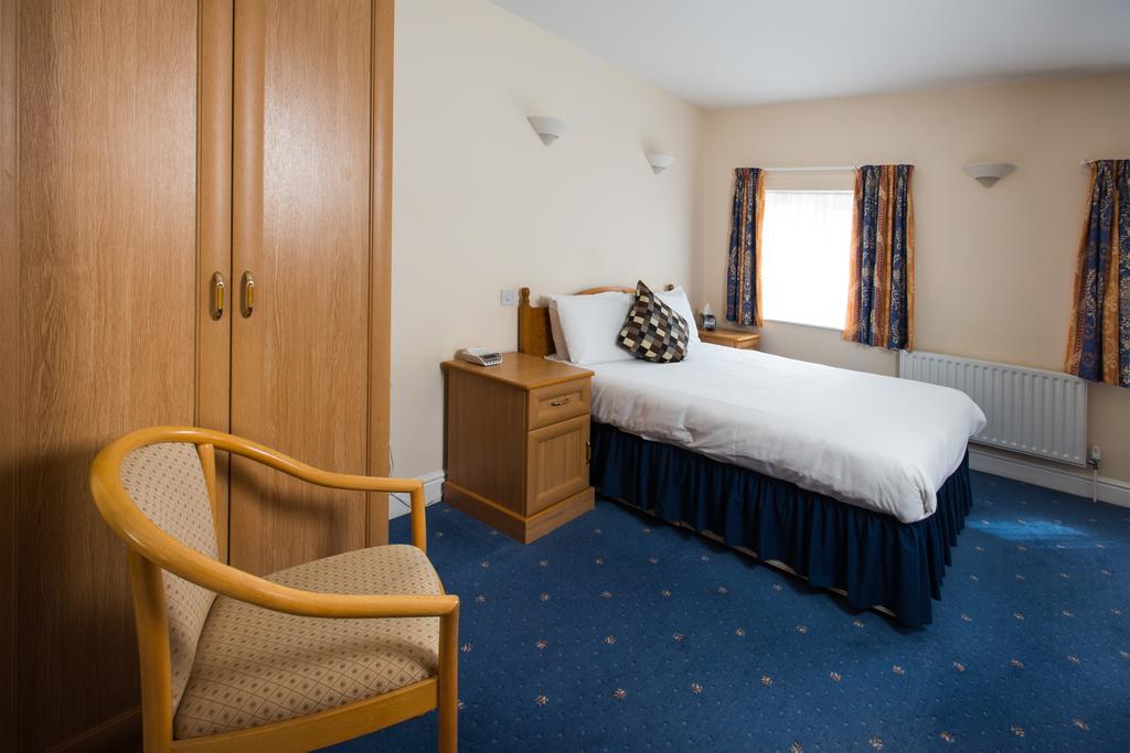 Mercure Newbury West Grange Hotel Татчъм Екстериор снимка