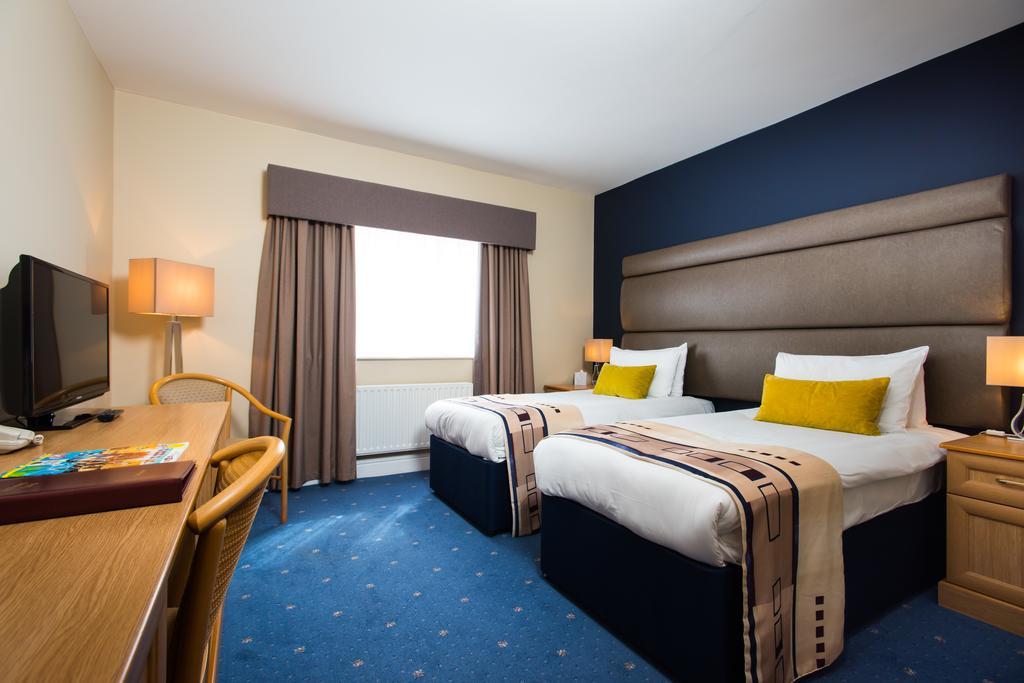 Mercure Newbury West Grange Hotel Татчъм Екстериор снимка