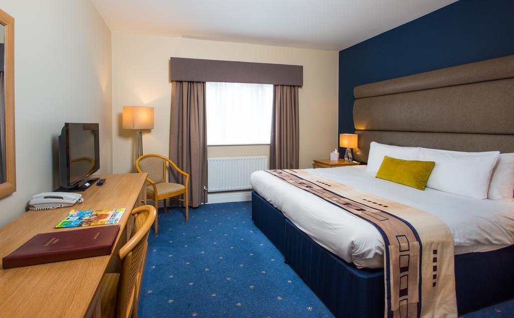 Mercure Newbury West Grange Hotel Татчъм Екстериор снимка