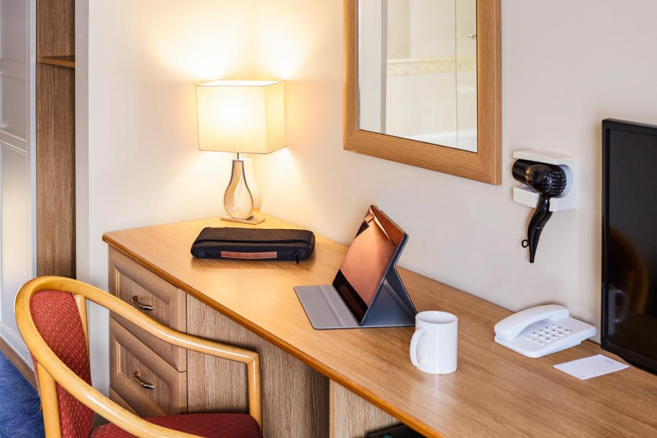 Mercure Newbury West Grange Hotel Татчъм Екстериор снимка