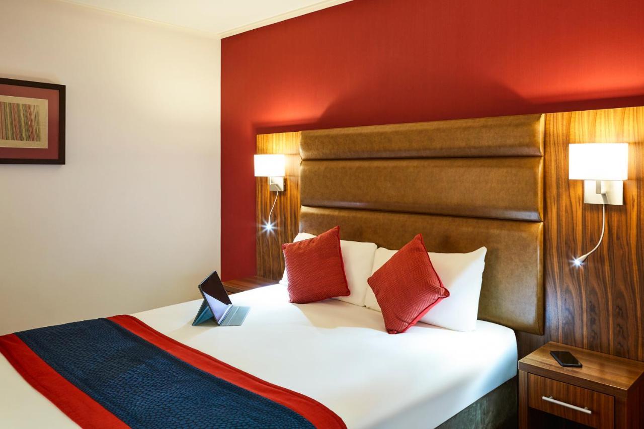 Mercure Newbury West Grange Hotel Татчъм Екстериор снимка