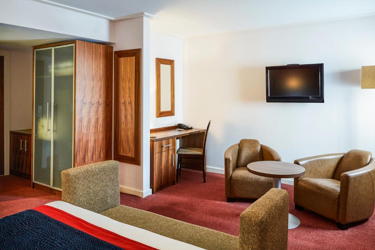 Mercure Newbury West Grange Hotel Татчъм Екстериор снимка